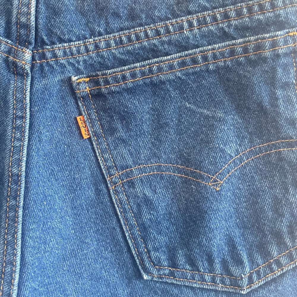 Levi’s Orange Tab Dark Wash Cut Off Shorts - Picture 4 of 11